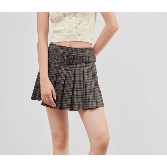 NWT Cider Pleated Buckle Skirt Brown Check Plaid Belt Size Medium - Picture 1 of 10